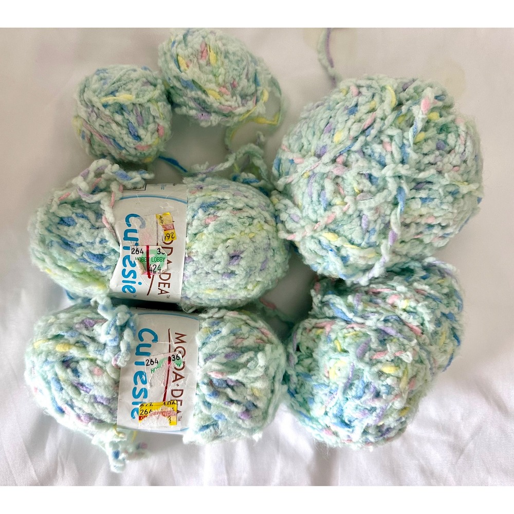 Moda Dea Cutesie Yarn Minty 3641 Bulky Nylon Multi 2 Skeins 4 Balls Lot/222grams